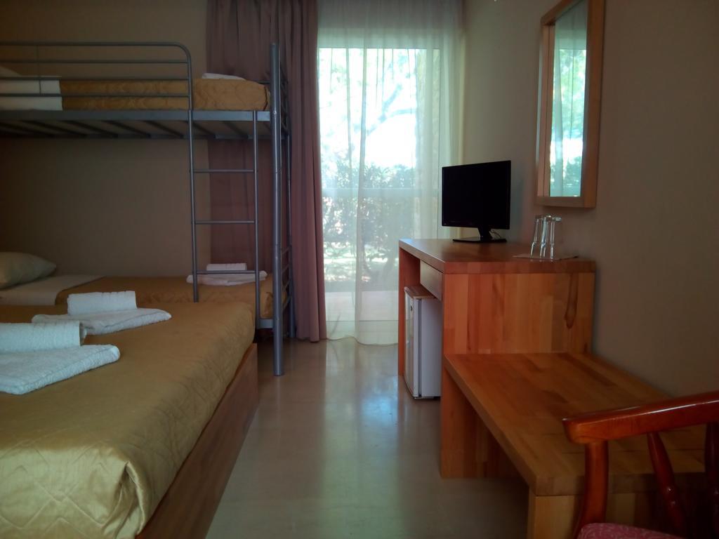 מלון Marzi Beach And Bungalows Kokkónion